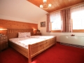 Eines unserer Zimmer/One of our rooms